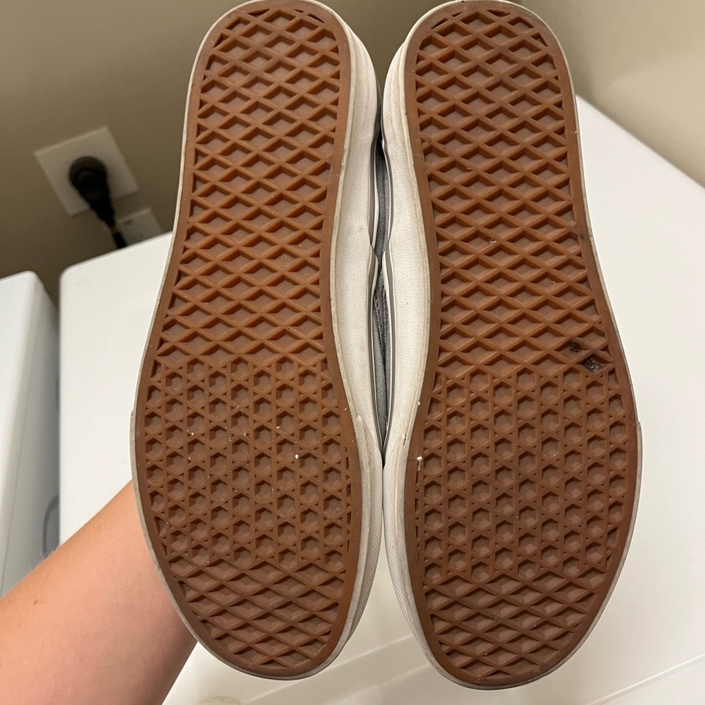 Vans - Picture 3 of 6